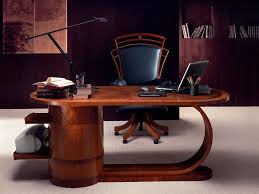 Bureau en bois avec tiroirs